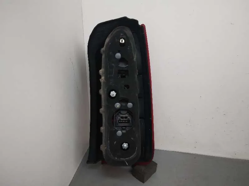 Piloto Trasero Izquierdo para Lancia Musa (184)
