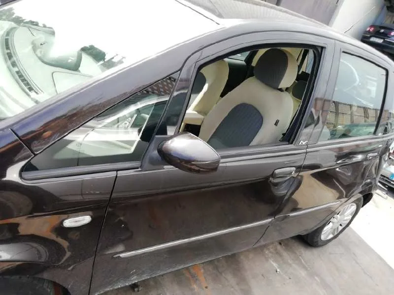 Puerta Delantera Izquierda para Lancia Musa (184)
