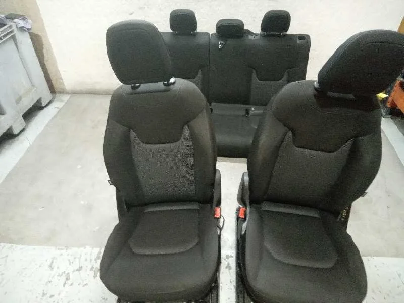 Juego Asientos Completo para Jeep Renegade