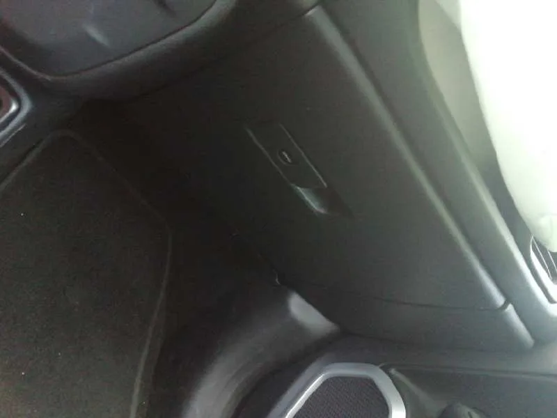 Guantera para Jeep Renegade