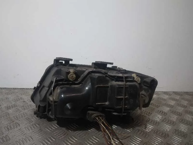 Faro Derecho para Audi A6 Berlina (4B2)