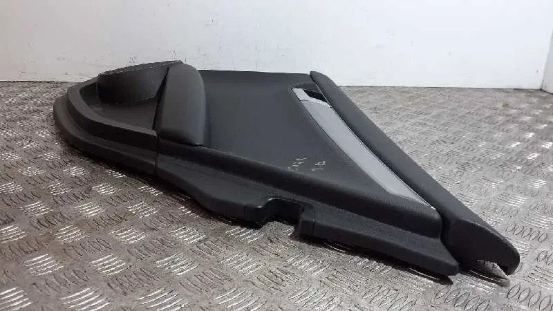 Guarnecido Puerta Trasera Derecha para Mercedes-Benz Clase C (W204) Berlina