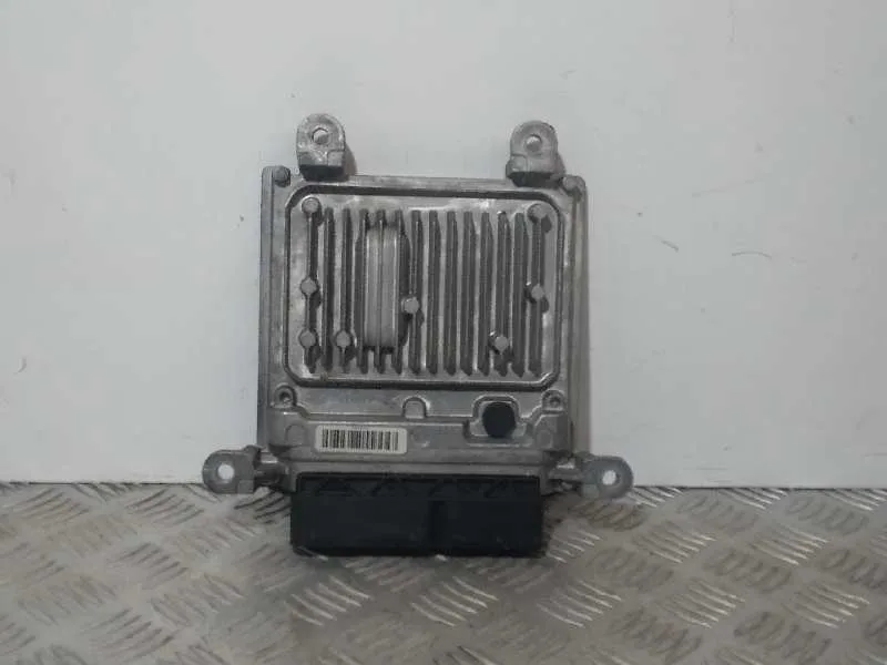 Centralita Motor Uce para Mercedes-Benz Clase C (W204) Berlina