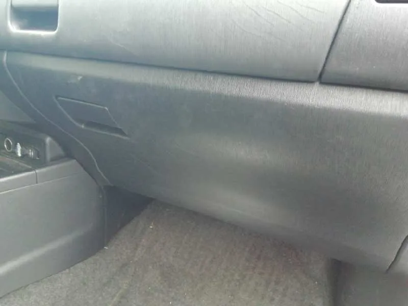 Guantera para Toyota Prius+
