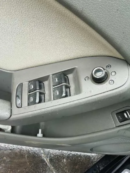 Mando Elevalunas Delantero Izquierdo para Audi A4 Ber. (B8)