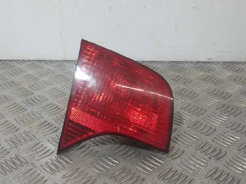 Piloto Trasero Izquierdo Interior para Audi A4 Berlina (8E)