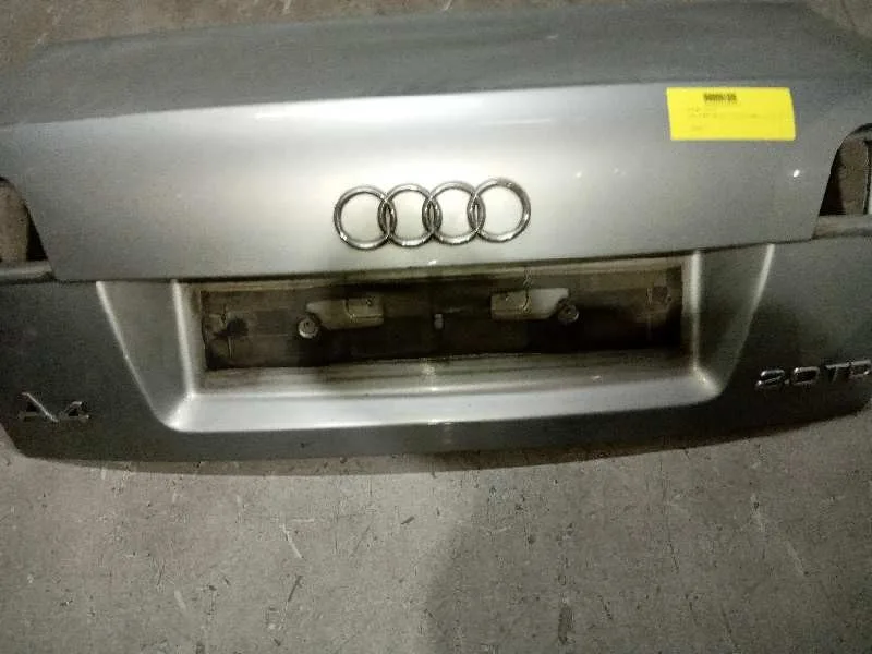 Tapa Maletero para Audi A4 Berlina (8E)