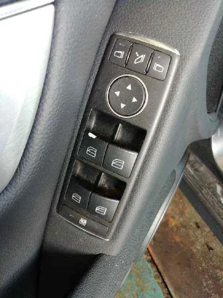 Mando Elevalunas Delantero Izquierdo para Mercedes-Benz Clase C (W204) Berlina