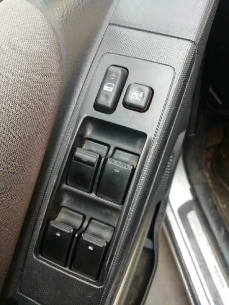 Mando Elevalunas Delantero Izquierdo para Toyota Corolla Verso (R1)