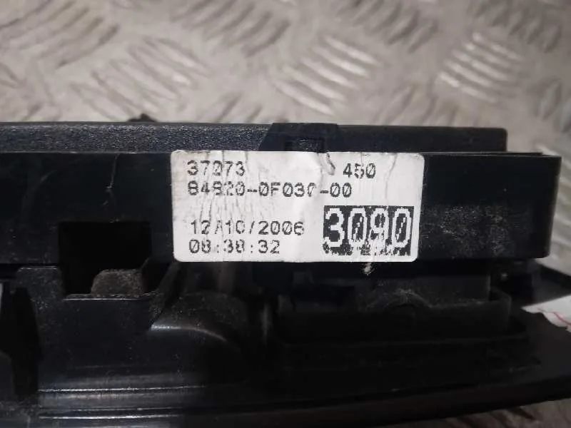 Mando Elevalunas Delantero Izquierdo para Toyota Corolla Verso (R1)