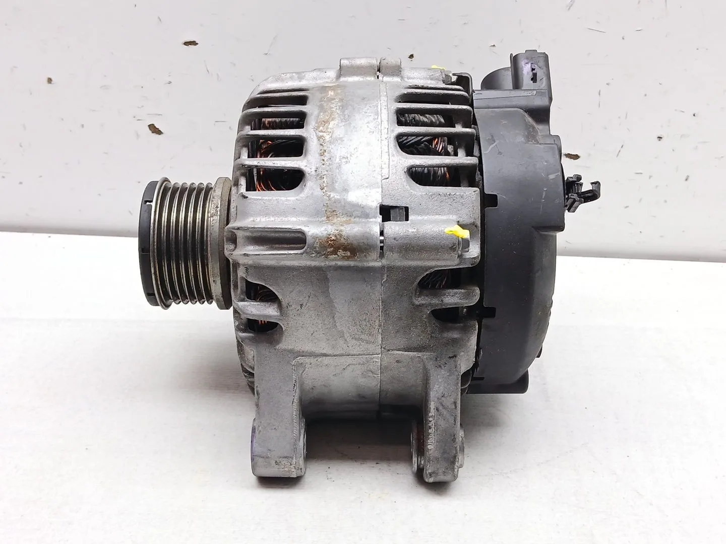 Alternador para Opel Corsa F