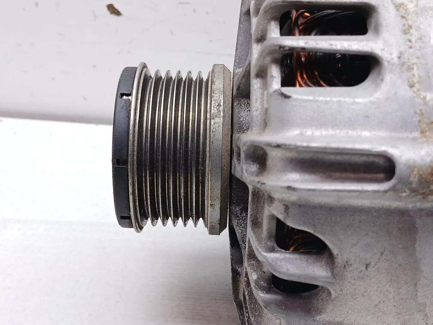 Alternador para Opel Corsa F