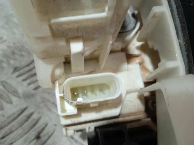 Cerradura Puerta Delantera Derecha para Jeep Renegade