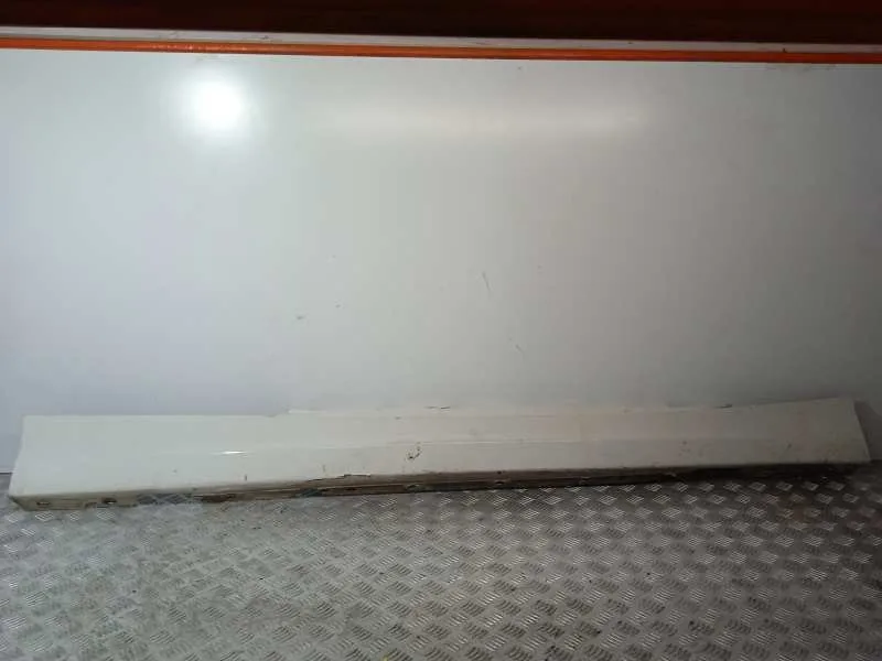 Faldon Lateral para Bmw Serie 1 Berlina (E81/E87)