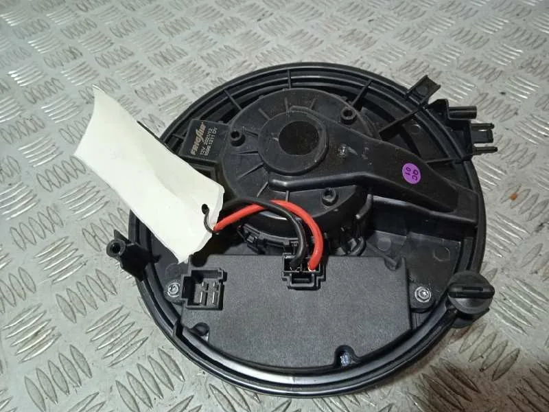 Motor Calefaccion para Skoda Octavia Combi (5E5)