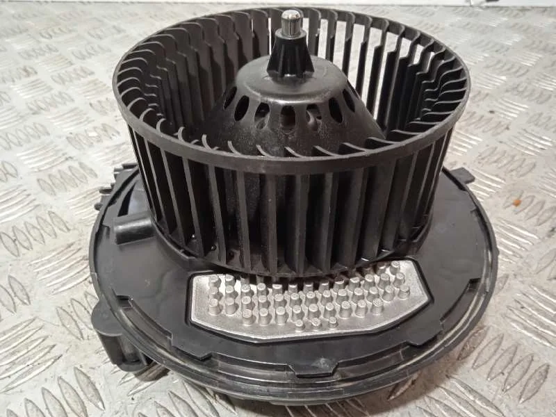 Motor Calefaccion para Skoda Octavia Combi (5E5)