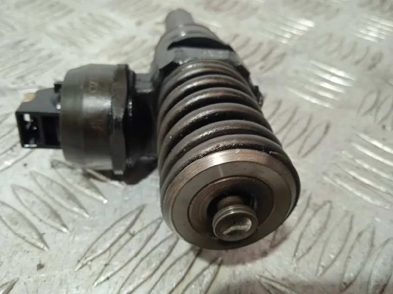Inyector para Seat Ibiza (6L1)