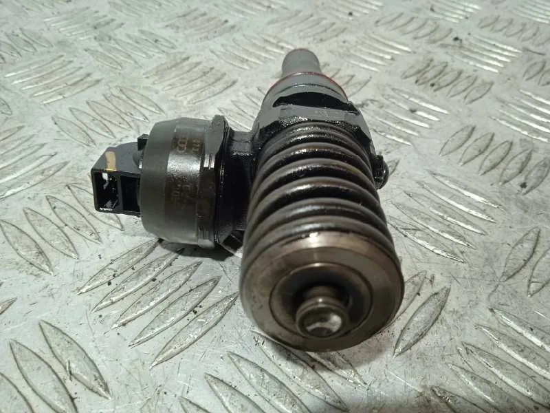 Inyector para Seat Ibiza (6L1)