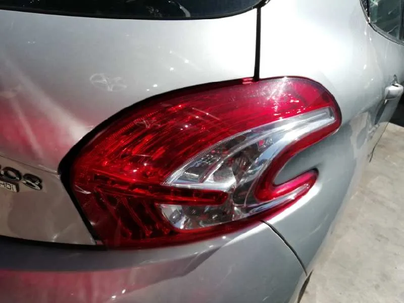Piloto Trasero Derecho para Peugeot 208