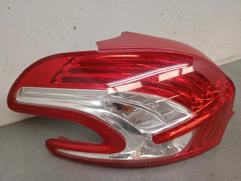 Piloto Trasero Izquierdo para Peugeot 208