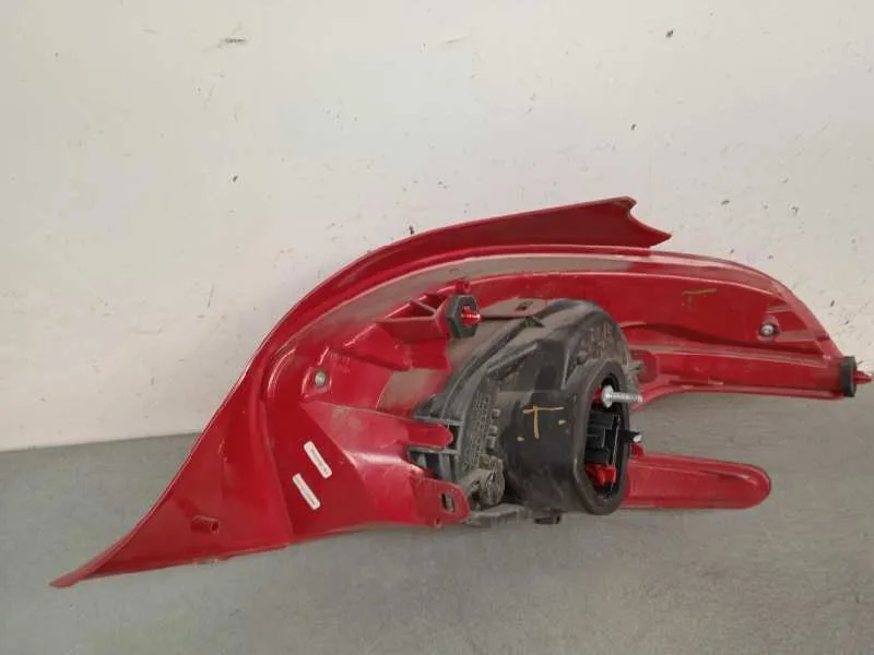 Piloto Trasero Izquierdo para Peugeot 208