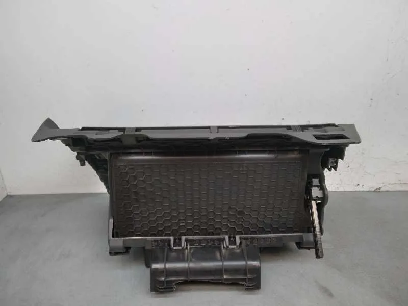 Guantera para Volkswagen Golf Vii Lim.