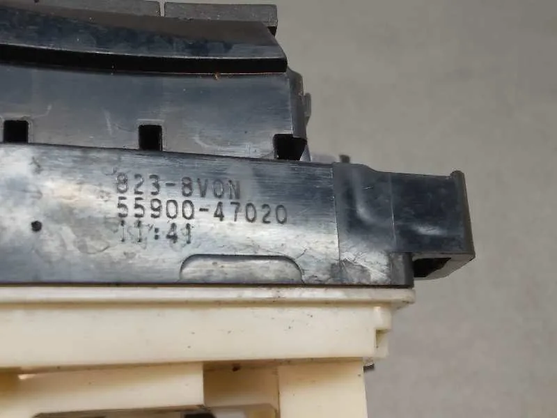 Mando Climatizador para Toyota Prius (Nhw30)