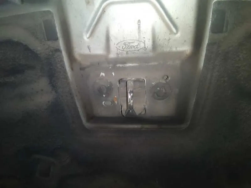 Capot para Ford Focus Lim. (Cb4)
