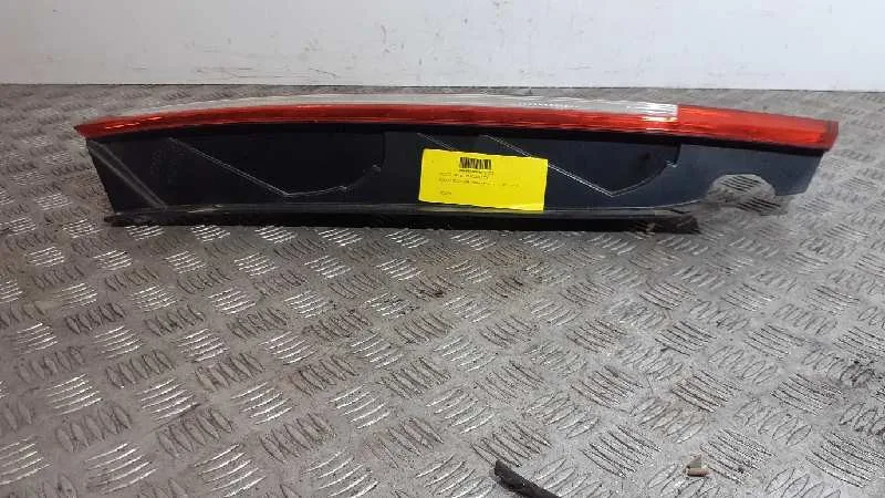 Piloto Trasero Izquierdo para Ford Focus Lim. (Cb4)
