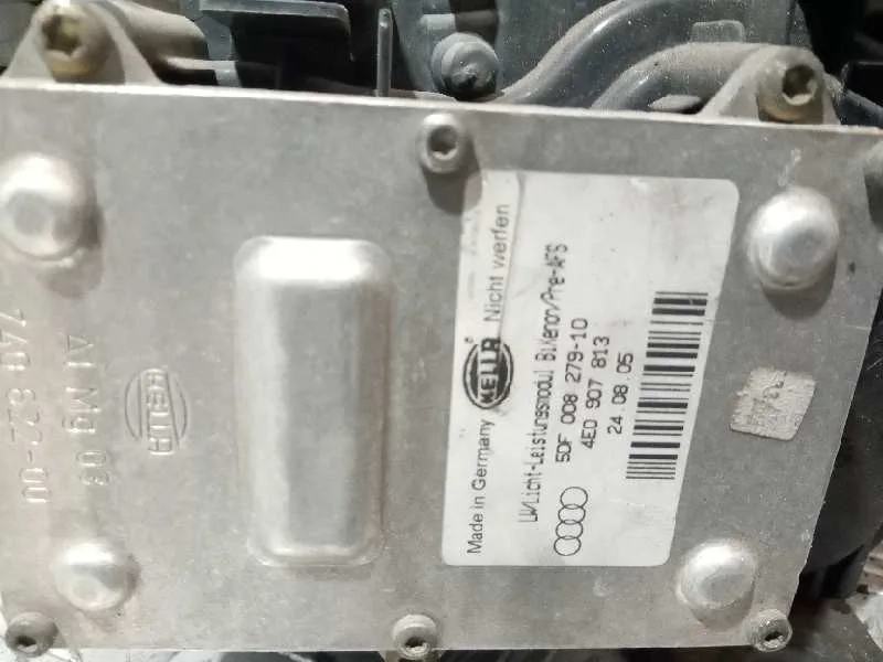 Faro Izquierdo para Audi A8 (4E2)