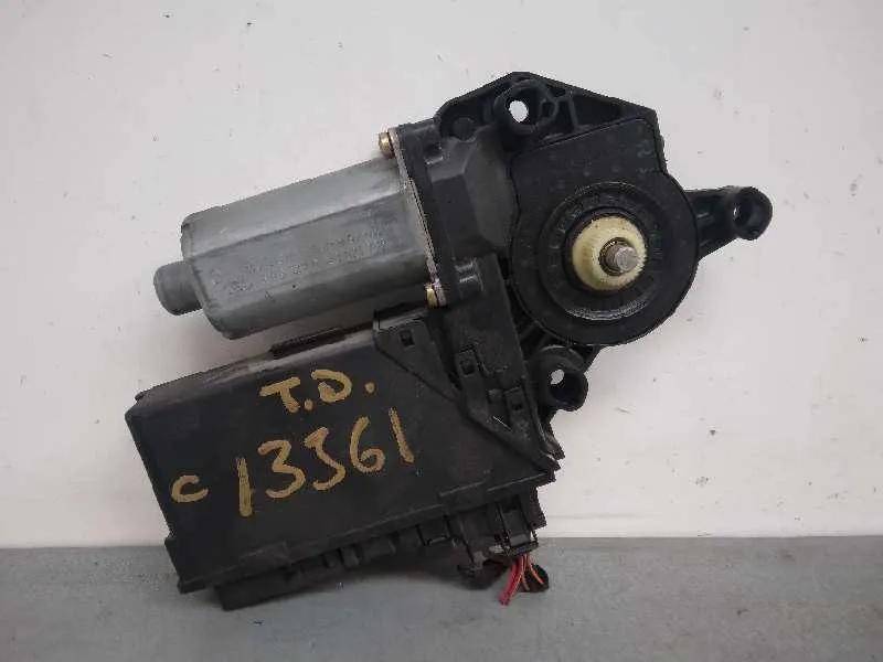 Motor Elevalunas Trasero Derecho para Audi A4 Berlina (8E)