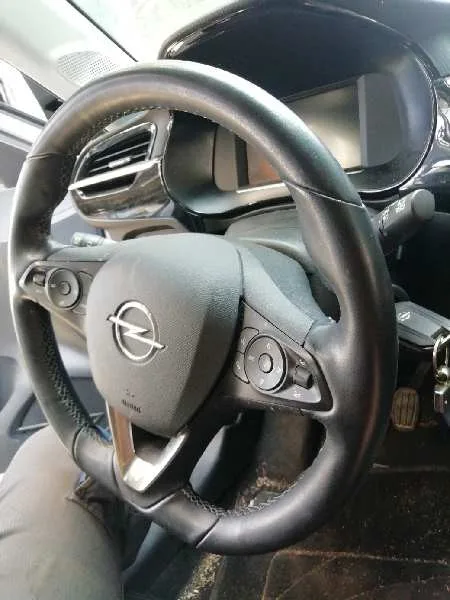 Volante para Opel Corsa F