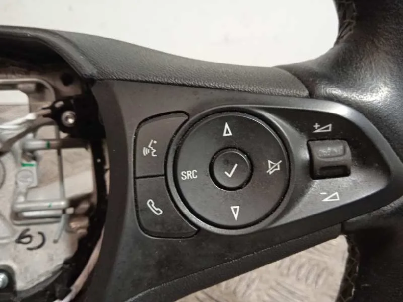 Volante para Opel Corsa F