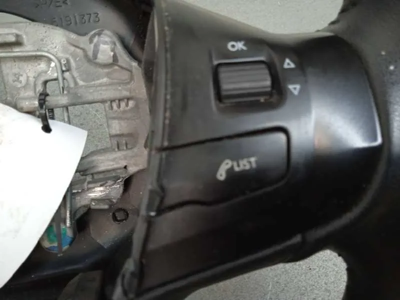 Volante para Peugeot 208