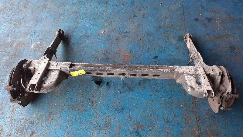 Puente Trasero para Nissan Primastar (X83)