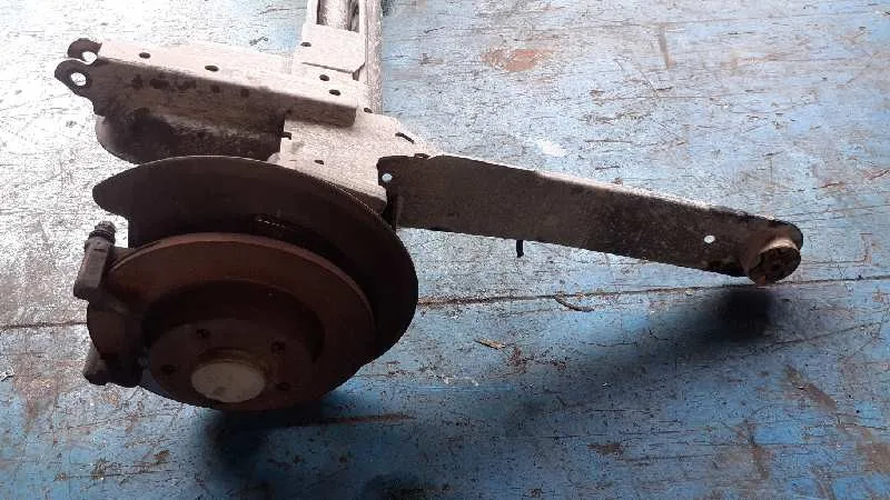 Puente Trasero para Nissan Primastar (X83)