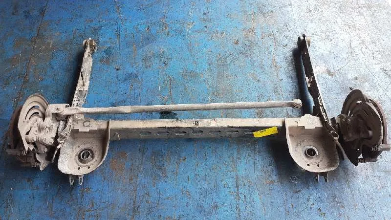 Puente Trasero para Nissan Primastar (X83)