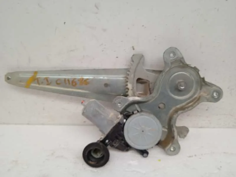 Elevalunas Trasero Izquierdo para Toyota Urban Cruiser