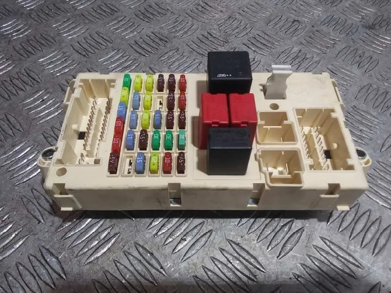 Caja Reles / Fusibles para Alfa Romeo 147 (190)