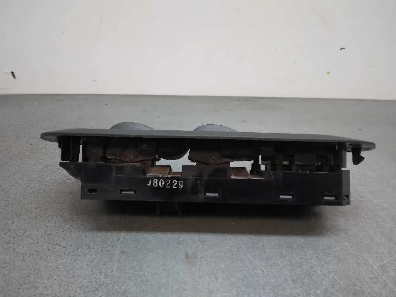 Mando Elevalunas Delantero Izquierdo para Ford Mondeo Ber. (Ca2)