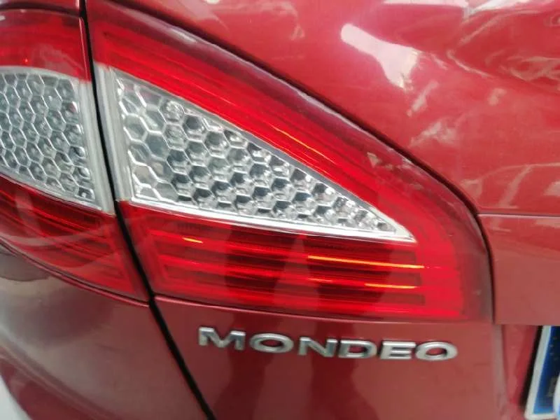 Piloto Trasero Izquierdo Interior para Ford Mondeo Ber. (Ca2)