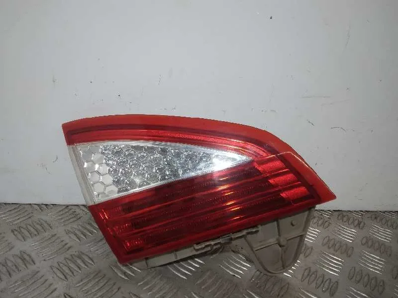 Piloto Trasero Izquierdo Interior para Ford Mondeo Ber. (Ca2)