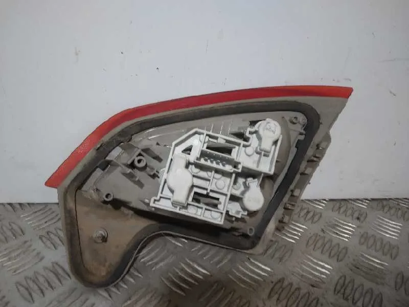 Piloto Trasero Izquierdo Interior para Ford Mondeo Ber. (Ca2)