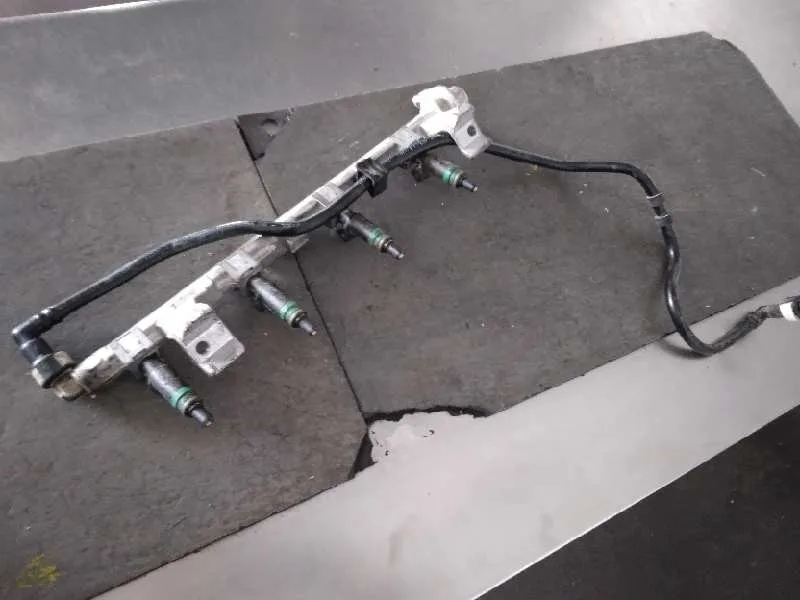 Rampa Inyectora para Ford Focus Berlina (Cap)