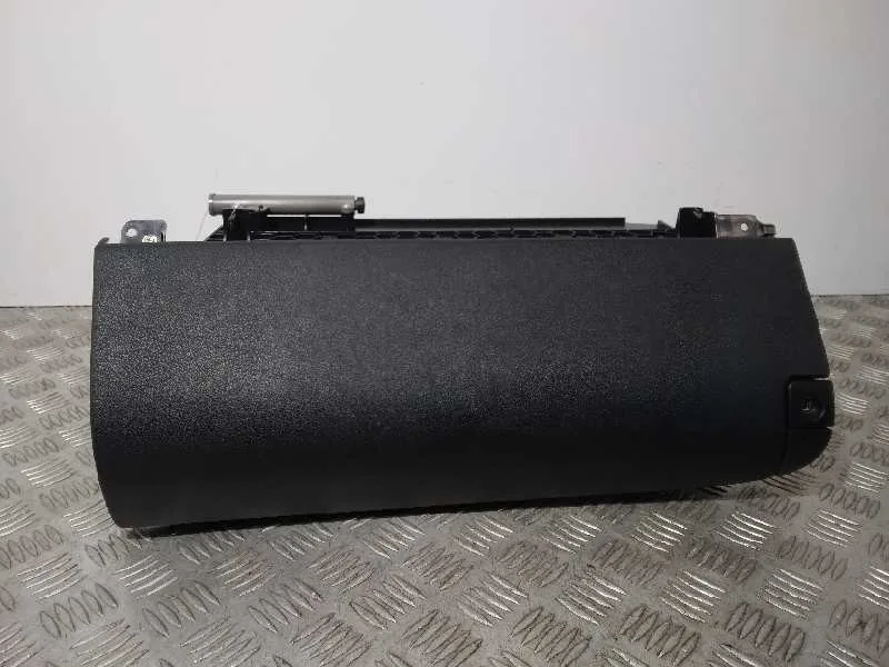 Guantera para Lexus Is200 (Ds2/Is2)
