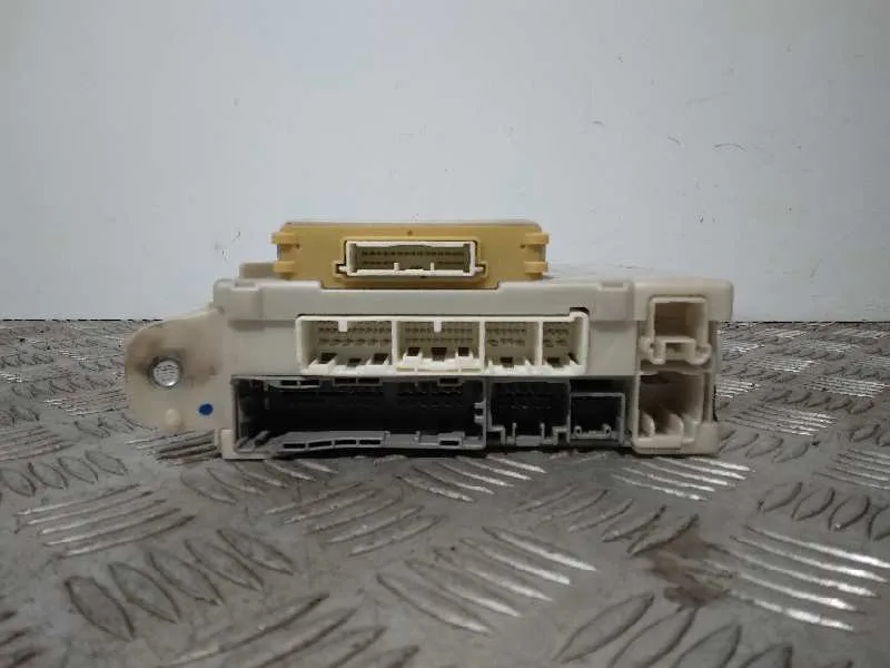 Caja Reles / Fusibles para Lexus Is200 (Ds2/Is2)