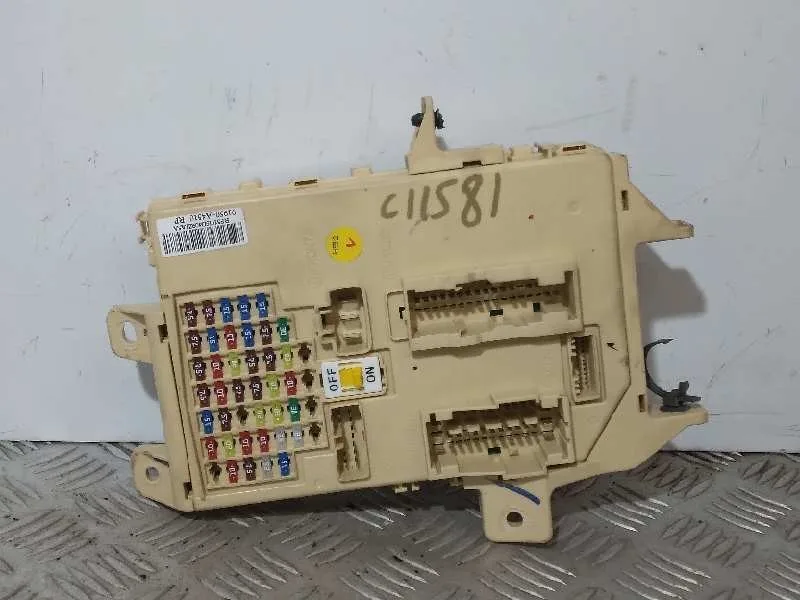 Caja Reles / Fusibles para Kia Carens ( )