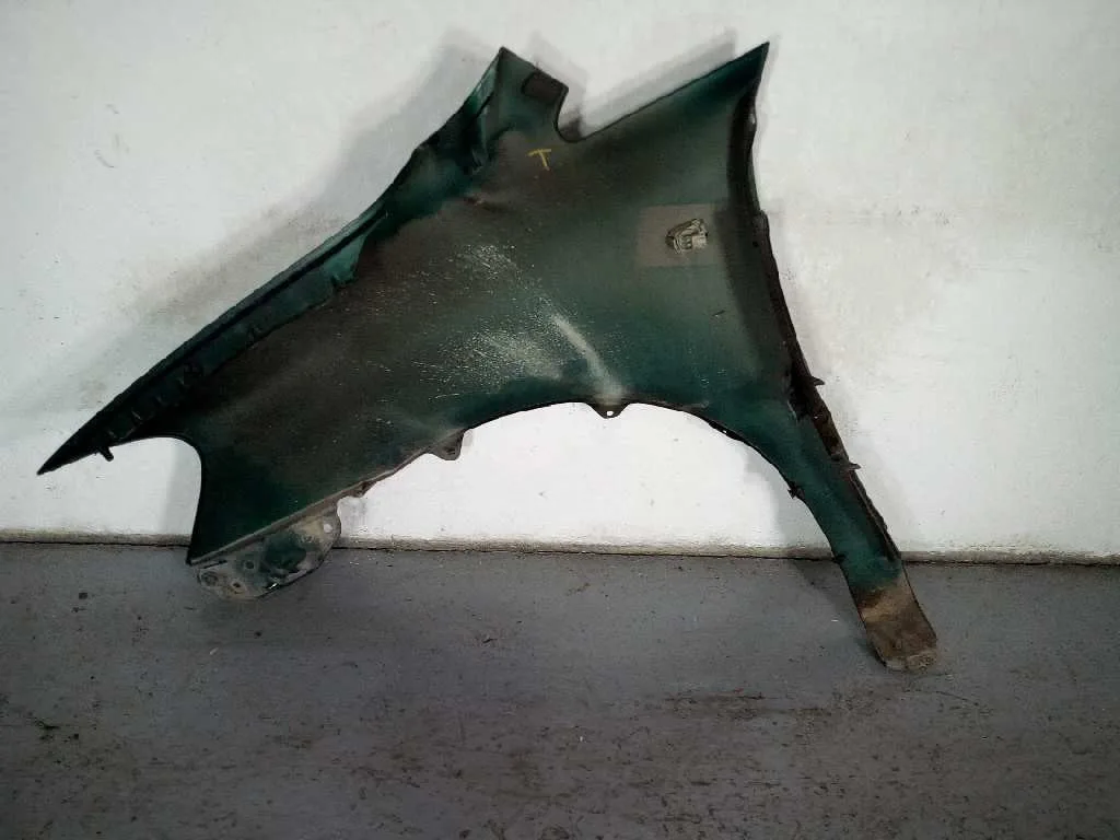 Aleta Delantera Derecha para Toyota Avensis Verso (M20)