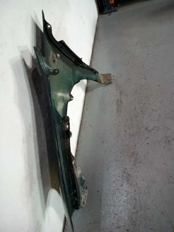 Aleta Delantera Derecha para Toyota Avensis Verso (M20)