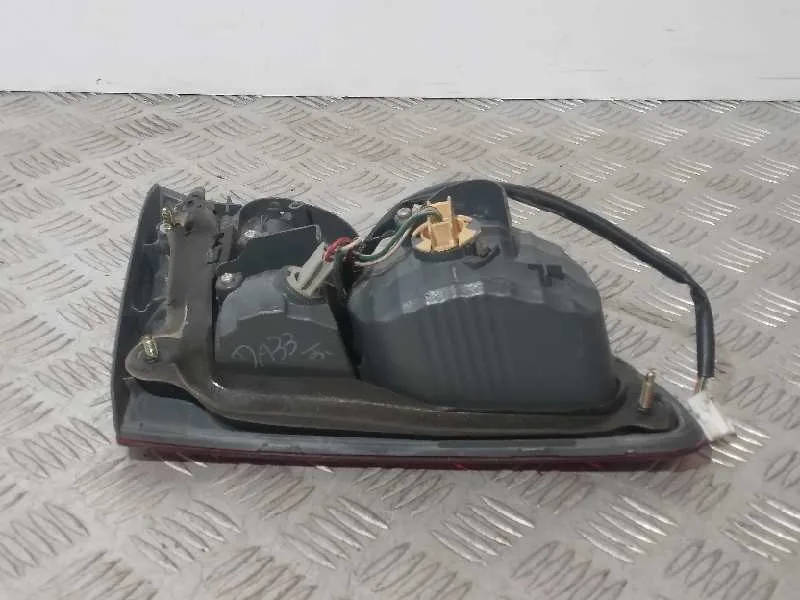 Piloto Trasero Derecho Interior para Toyota Avensis Verso (M20)